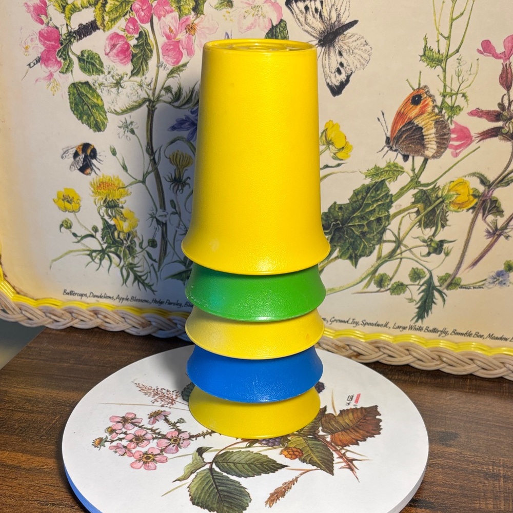 Tupperware Vintage retro kids cups